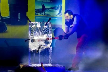 Ion Oncescu la lansarea lanternei indestructibile VARTA