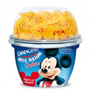 Delicios-Mic-Dejun-iaurt cu capsuni (Mickey)
